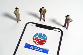 英超:利物浦2:1压哨绝杀，甩开切尔西7分，维拉4:3绝杀，欧冠稳了